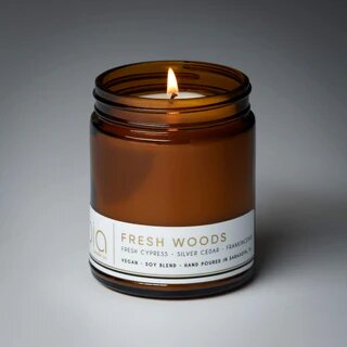 Классическая соевая свеча 50 часов горения Fresh Woods